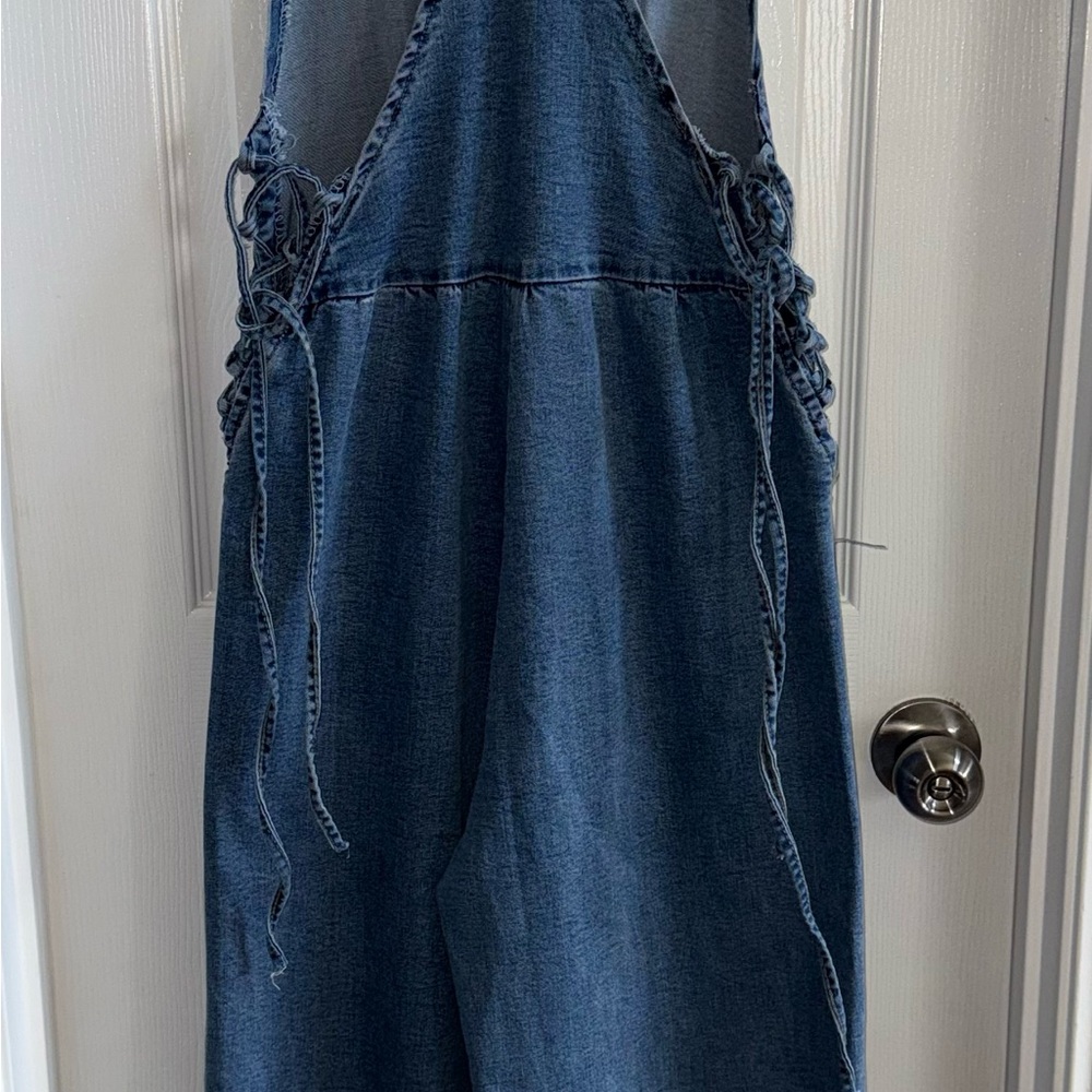 Sleeveless Denim Jumpsuit M Wide Leg Blue Open Back Thin Straps Boho Comfy Chic - Picture 3 of 16
